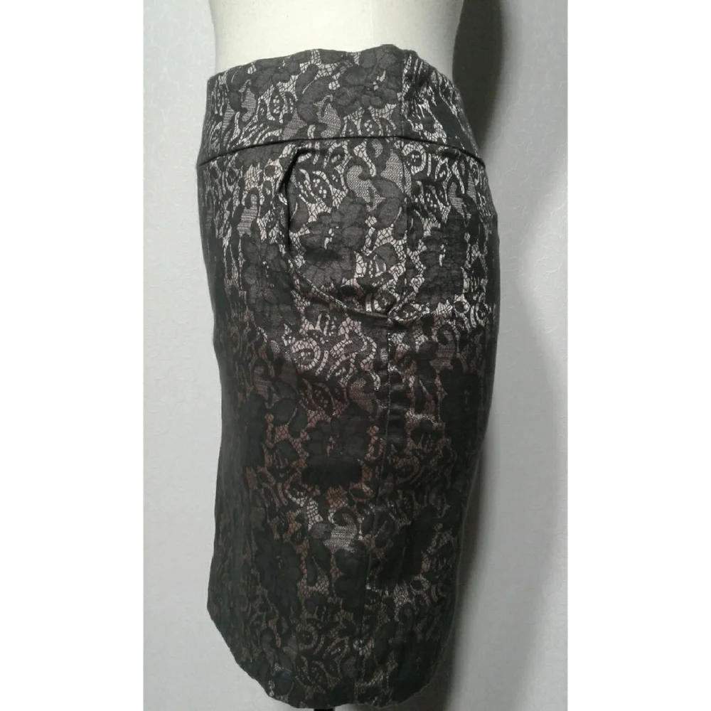 Forever 21 beige skirt size M